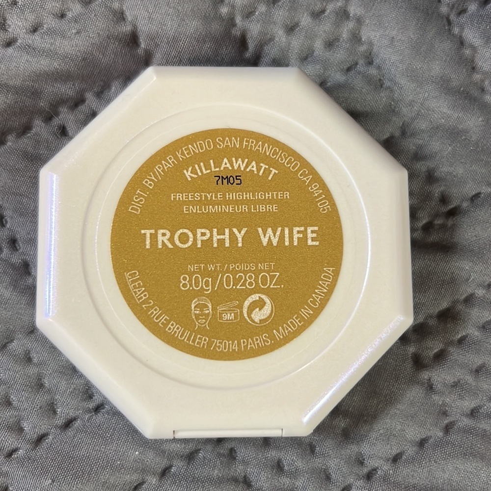 Fenty Highlighter​​​​ - Picture 3 of 3